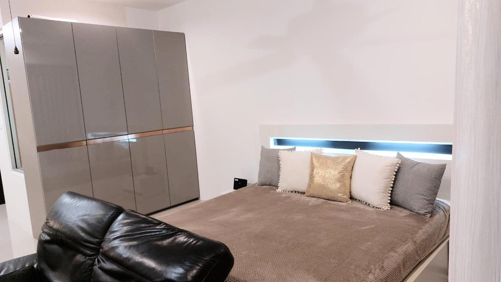 Chic Condominium Studio Building A Карон Экстерьер фото